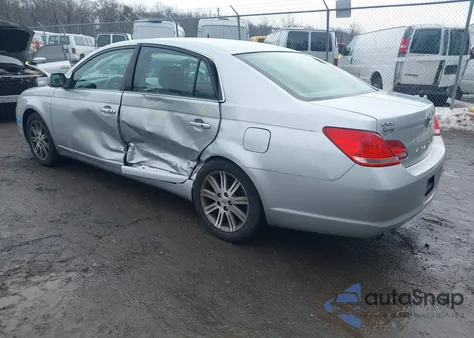 2007 Toyota Avalon Limited z USA, uszkodzony, nr VIN 4T1BK36B87U193302